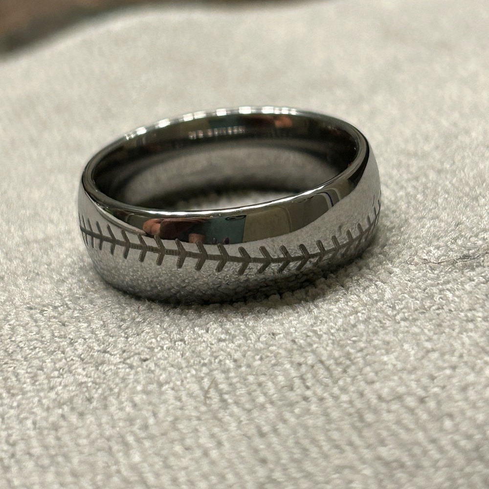 Men’s baseball ring